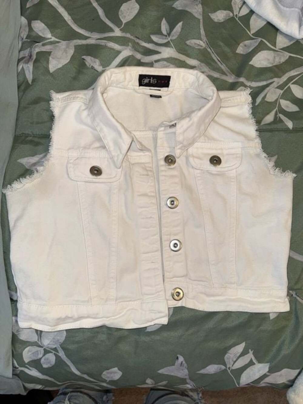 sleeveless white denim sleeveless jacket